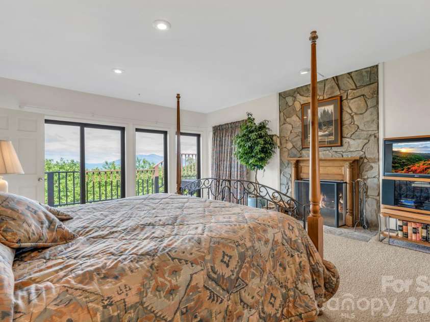 483 Green Hill Drive, Blowing Rock, NC 28605.  MLS# CAR4396088, YatesRealty ID 34445. Main-level primary suite with views!