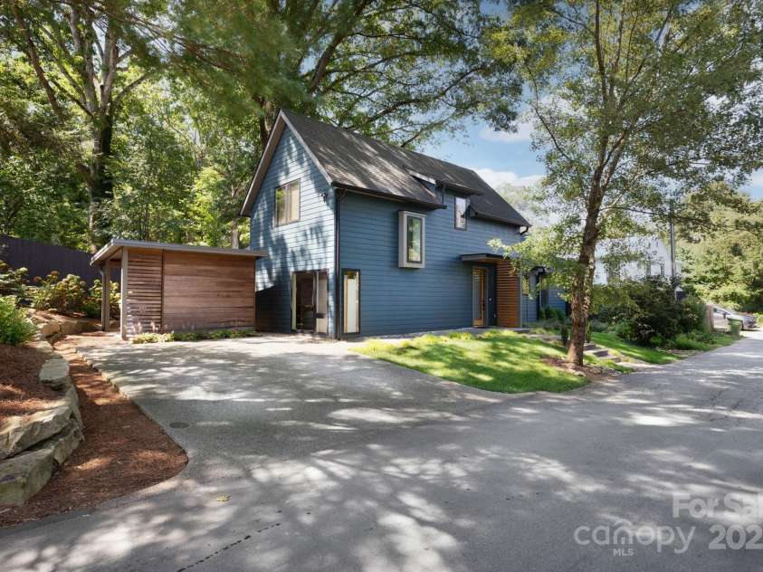26 Winnfred Street, Asheville, NC 28806.  MLS# CAR4293290, YatesRealty ID 34446. Plenty of Off-Street Parking