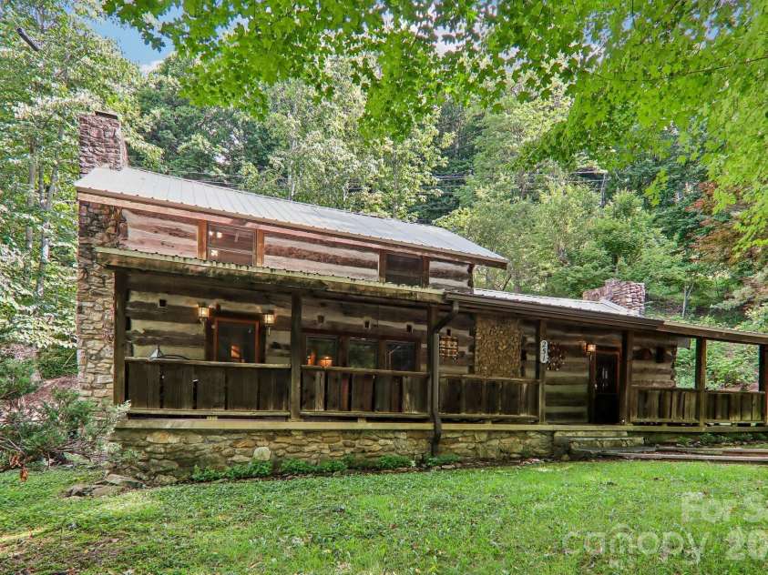 251 Village Lane, Mars Hill, NC 28754.  MLS# CAR4399231, YatesRealty ID 34447. Beautiful Setting