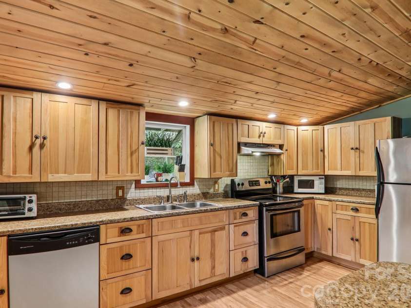251 Village Lane, Mars Hill, NC 28754.  MLS# CAR4399231, YatesRealty ID 34447. Spacious Kitchen