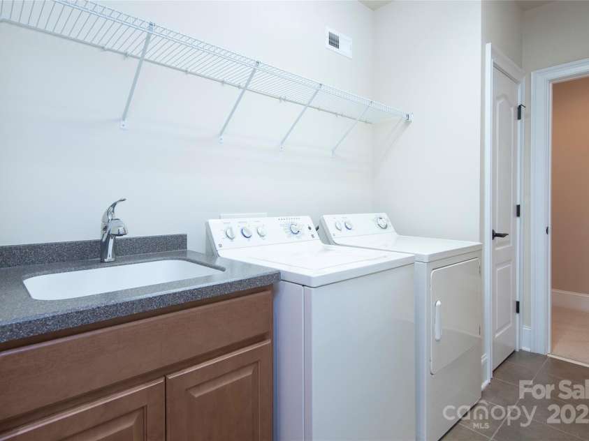 512 Appomatox Drive, Marvin, NC 28173.  MLS# CAR4269133, YatesRealty ID 34447. Basement Laundry