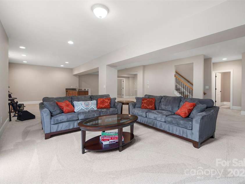 512 Appomatox Drive, Marvin, NC 28173.  MLS# CAR4269133, YatesRealty ID 34447. Basement Siting