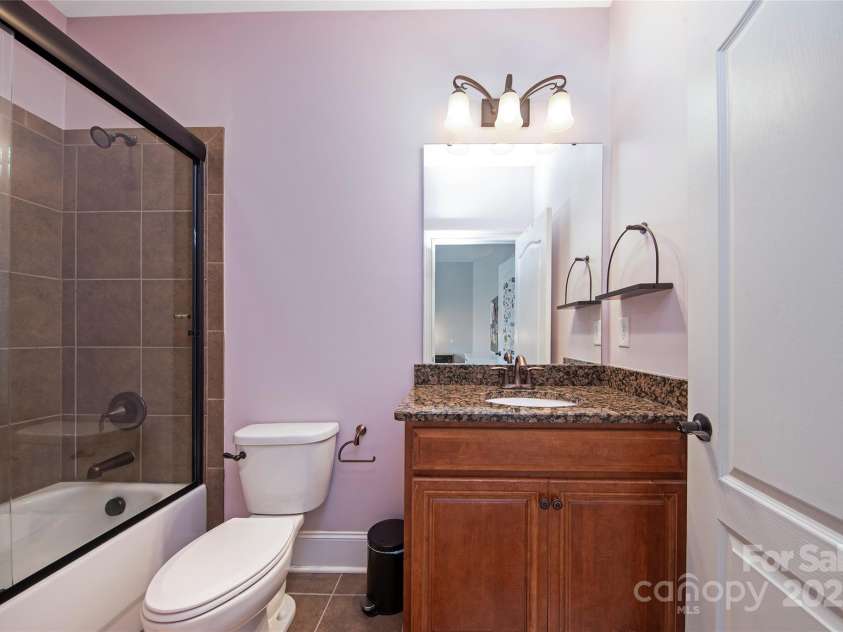 512 Appomatox Drive, Marvin, NC 28173.  MLS# CAR4269133, YatesRealty ID 34447. Ensuite Bath
