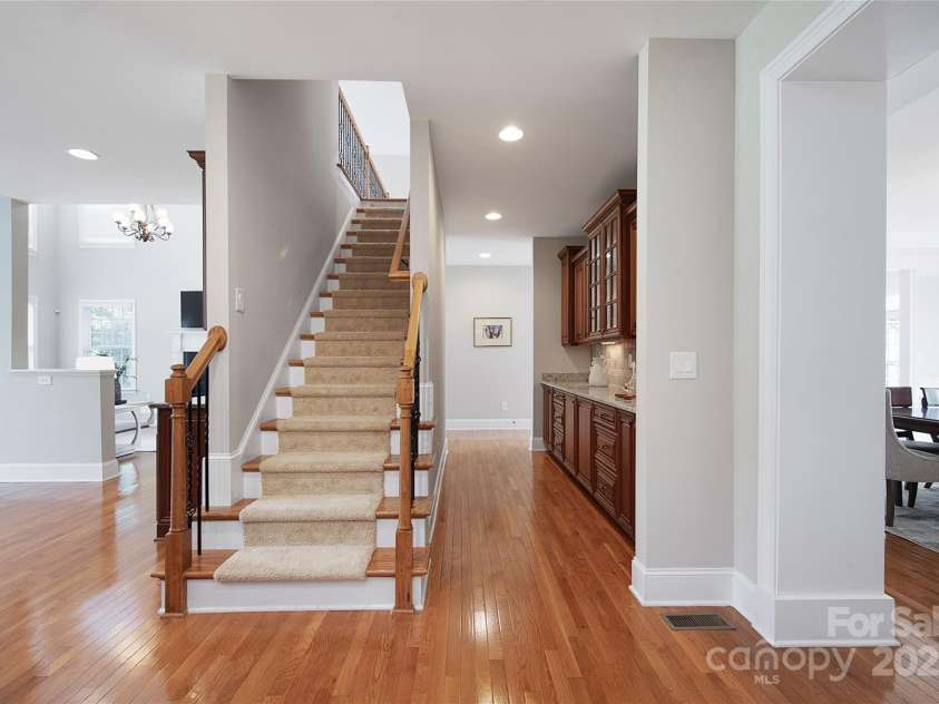 512 Appomatox Drive, Marvin, NC 28173.  MLS# CAR4269133, YatesRealty ID 34447. Second Staircase