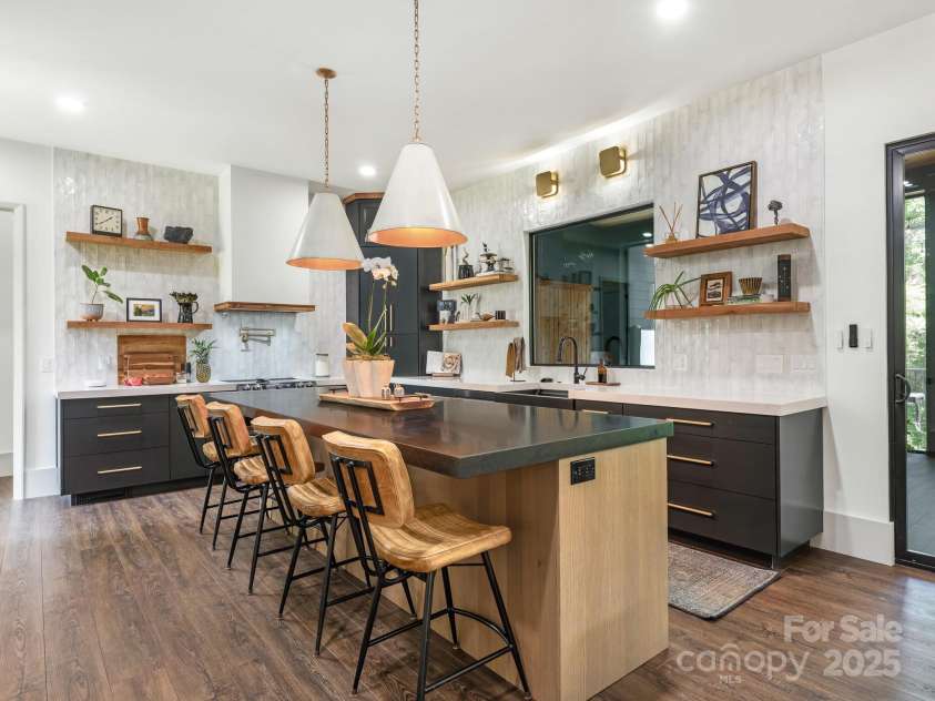 274 Elysian Drive, Mooresville, NC 28117.  MLS# CAR4281477, YatesRealty ID 34448. Breakfast Bar