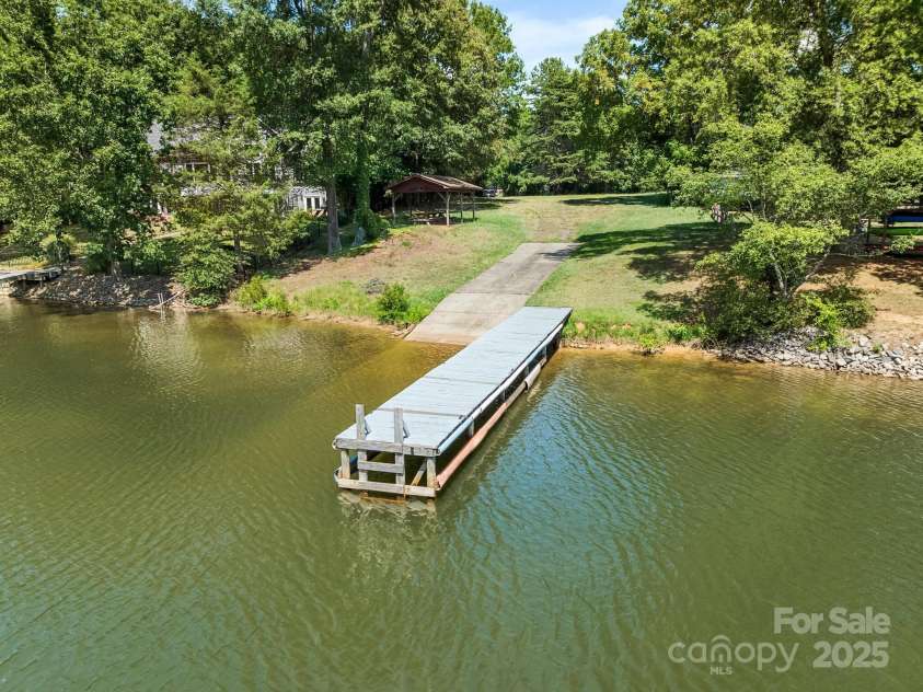 274 Elysian Drive, Mooresville, NC 28117.  MLS# CAR4281477, YatesRealty ID 34448. Community Boat Ramp & Dock