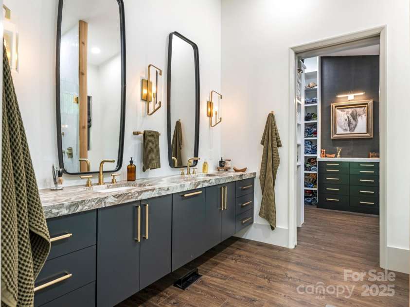 274 Elysian Drive, Mooresville, NC 28117.  MLS# CAR4281477, YatesRealty ID 34448. Dual Vanity