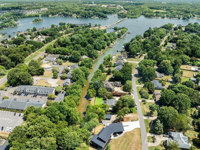 274 Elysian Drive, Mooresville, NC 28117.  MLS# CAR4281477, YatesRealty ID 34448. Overhead of the Cove