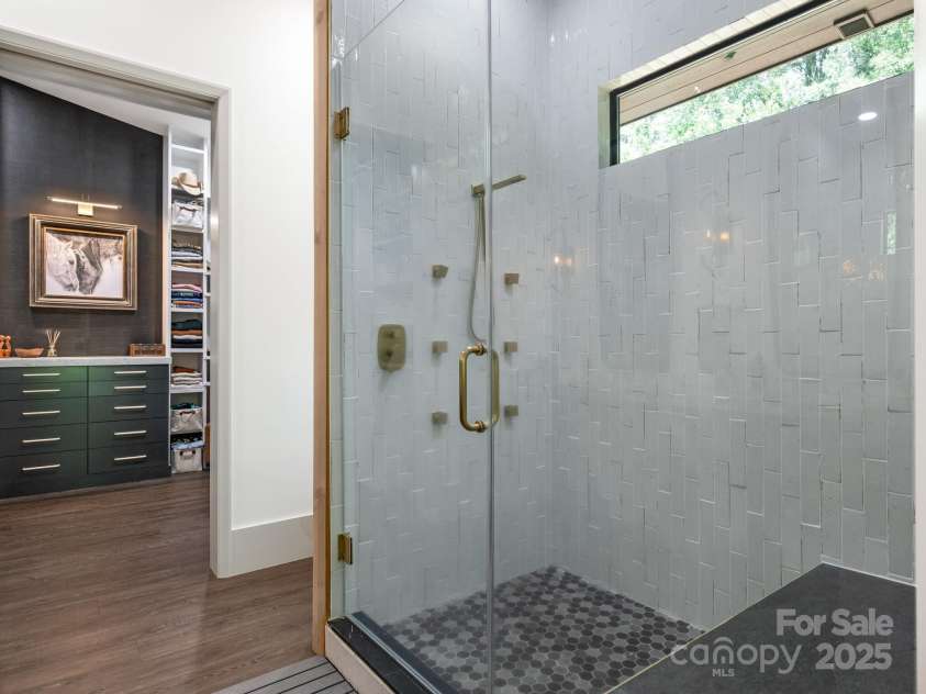 274 Elysian Drive, Mooresville, NC 28117.  MLS# CAR4281477, YatesRealty ID 34448. Primary Ensuite Bath