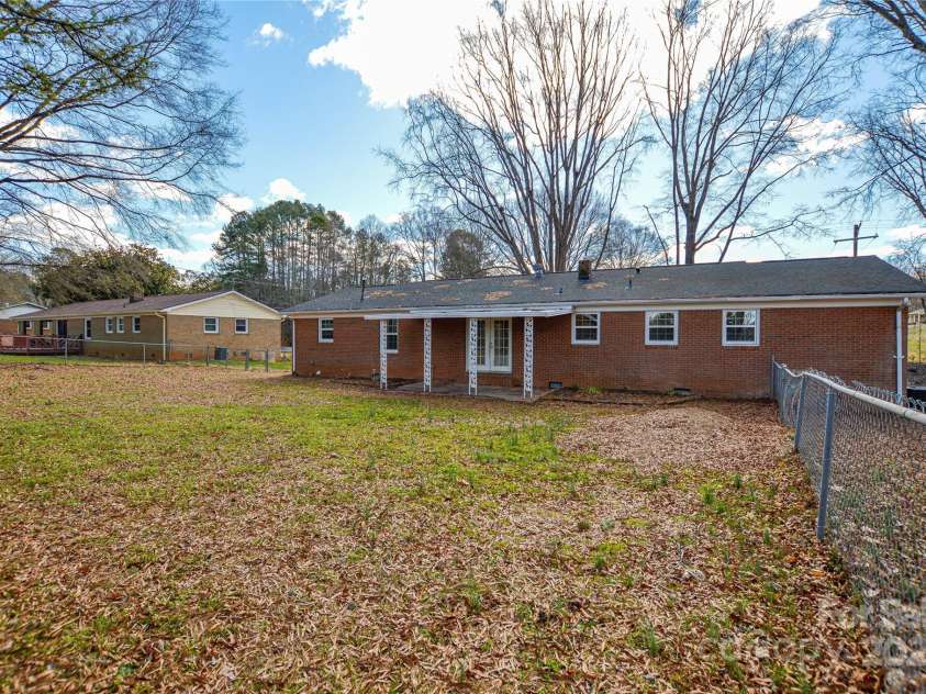 571 Amity Avenue, Concord, NC 28025.  MLS# CAR4230998, YatesRealty ID 3445. 