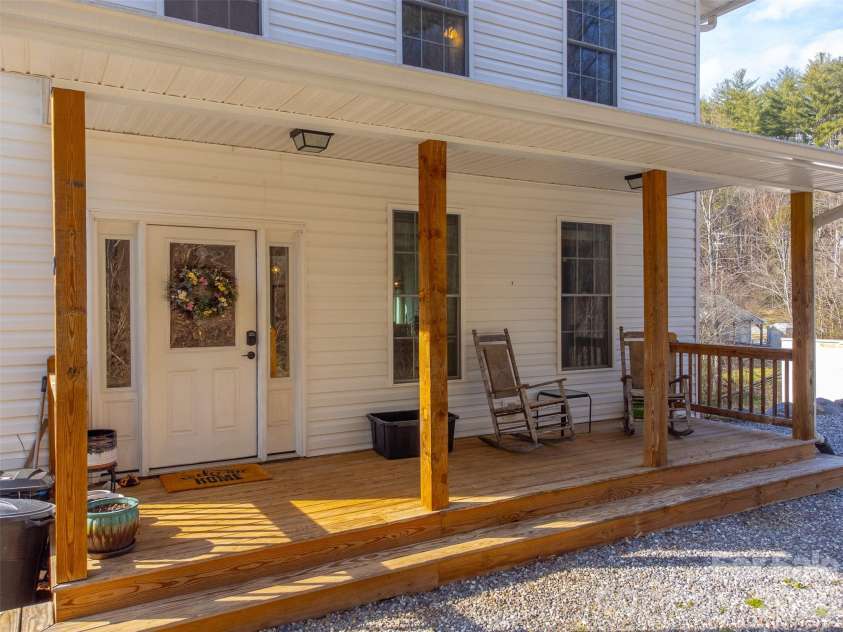 89 Stratford Place, Sylva, NC 28779.  MLS# CAR4354206, YatesRealty ID 3445. 