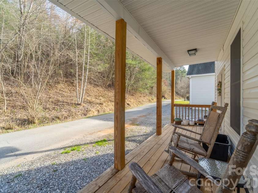 89 Stratford Place, Sylva, NC 28779.  MLS# CAR4354206, YatesRealty ID 3445. 