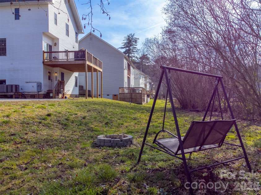 89 Stratford Place, Sylva, NC 28779.  MLS# CAR4354206, YatesRealty ID 3445. 