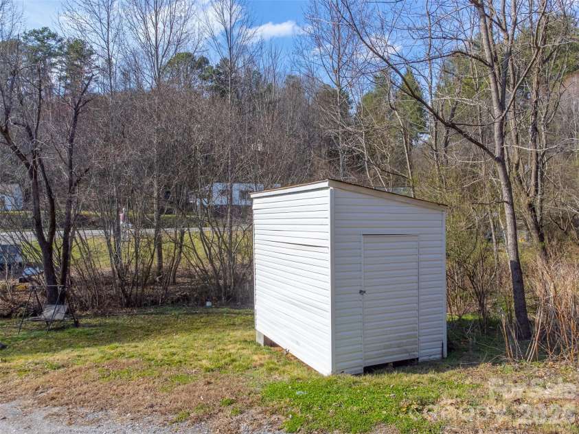 89 Stratford Place, Sylva, NC 28779.  MLS# CAR4354206, YatesRealty ID 3445. 
