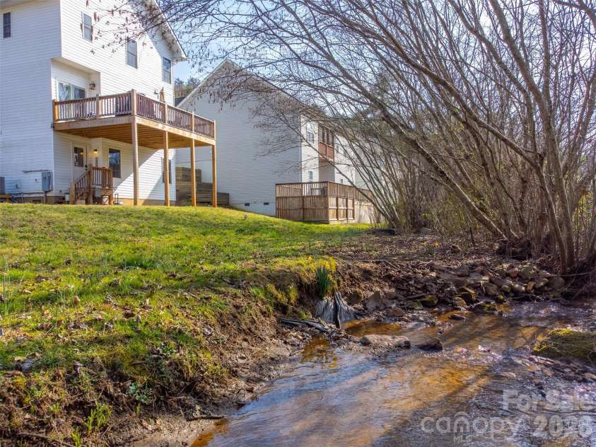89 Stratford Place, Sylva, NC 28779.  MLS# CAR4354206, YatesRealty ID 3445. 