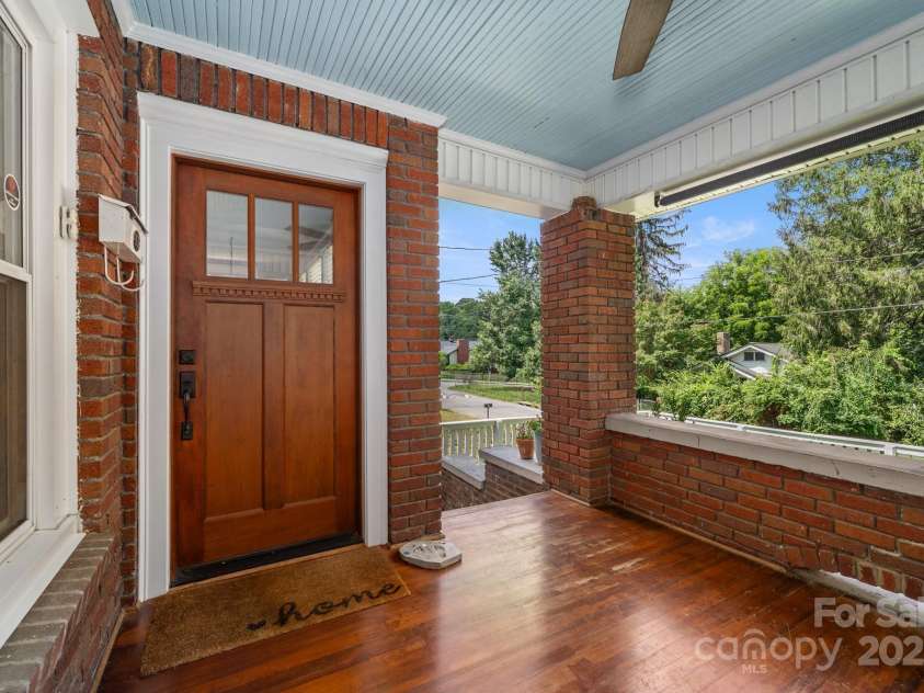 77 Mitchell Avenue, Asheville, NC 28806.  MLS# CAR4285971, YatesRealty ID 34450. 