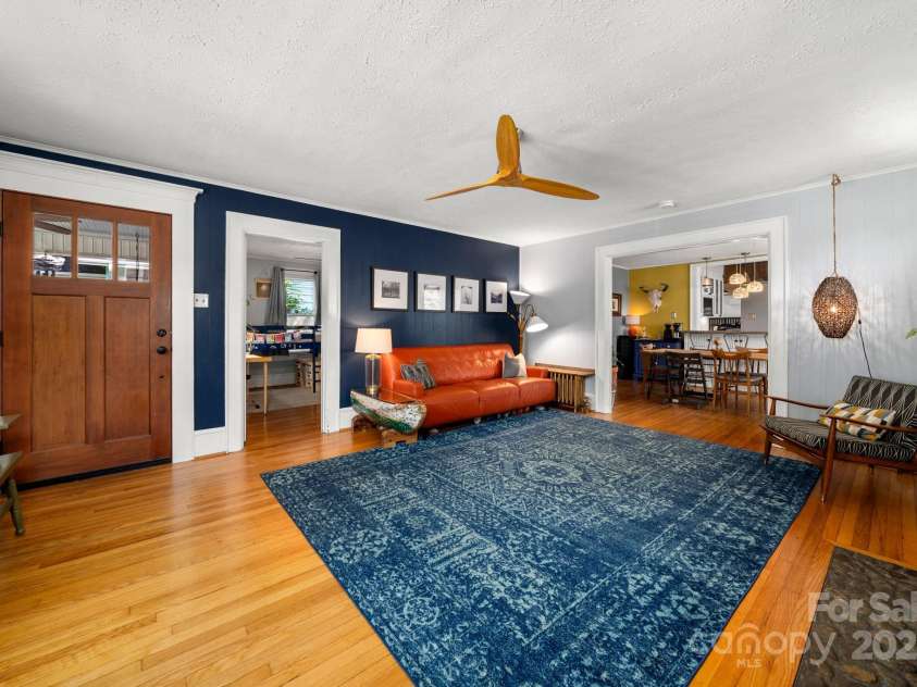 77 Mitchell Avenue, Asheville, NC 28806.  MLS# CAR4285971, YatesRealty ID 34450. 