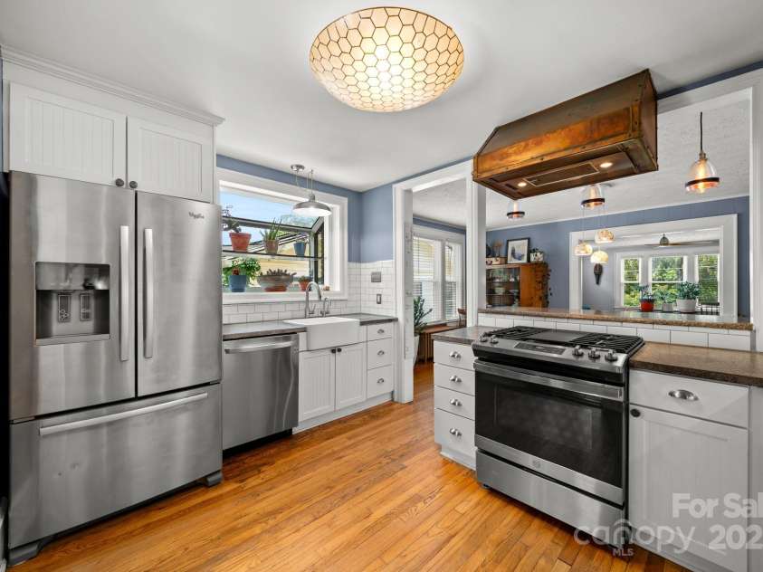 77 Mitchell Avenue, Asheville, NC 28806.  MLS# CAR4285971, YatesRealty ID 34450. 