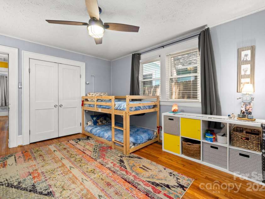 77 Mitchell Avenue, Asheville, NC 28806.  MLS# CAR4285971, YatesRealty ID 34450. 