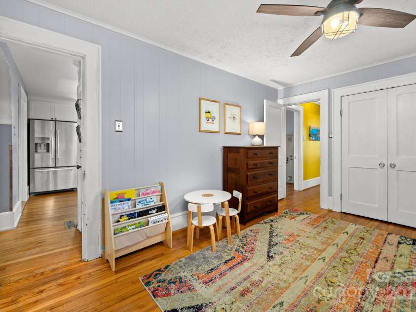 77 Mitchell Avenue, Asheville, NC 28806.  MLS# CAR4285971, YatesRealty ID 34450. 