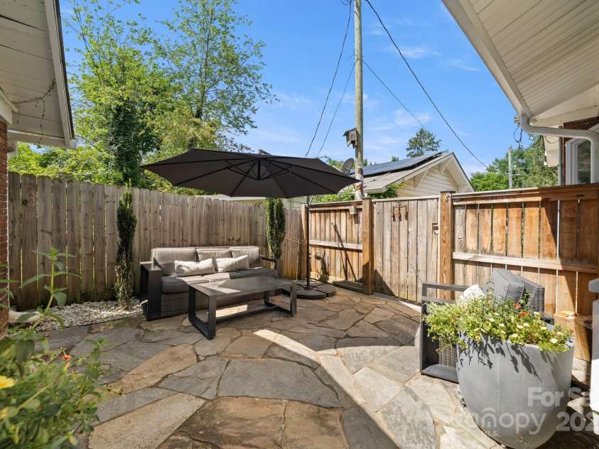 77 Mitchell Avenue, Asheville, NC 28806.  MLS# CAR4285971, YatesRealty ID 34450. 