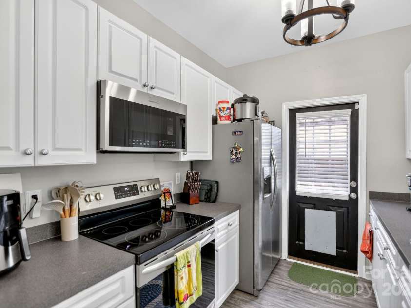 202 Killarney Trail, Moncks Corner, SC 29461.  MLS# CAR4328977, YatesRealty ID 34452. 