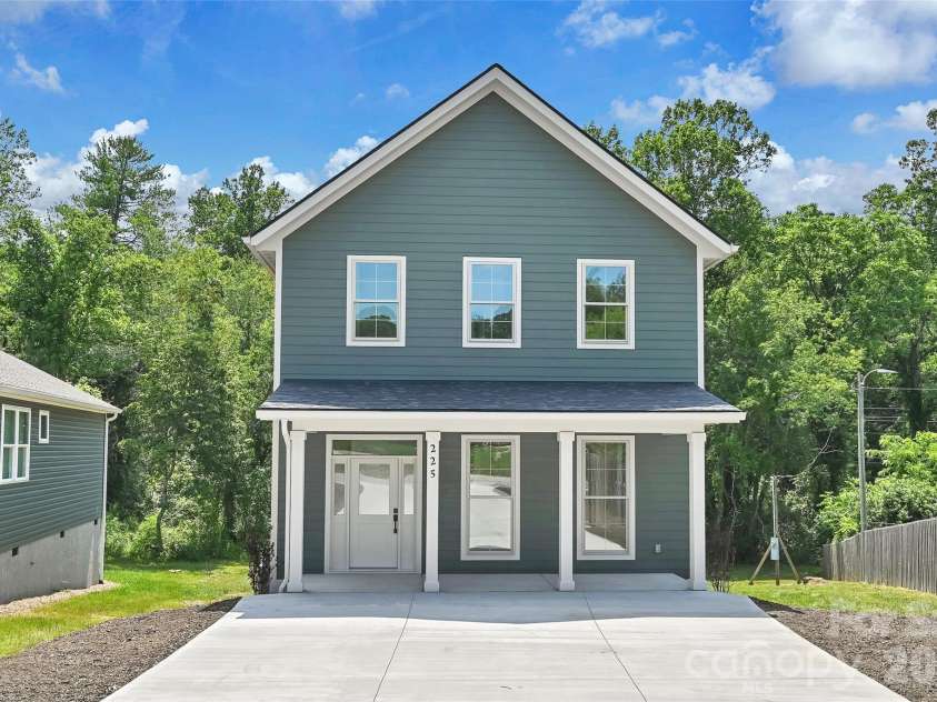 225 Edgewood Road, Asheville, NC 28803.  MLS# CAR4398598, YatesRealty ID 34454. 