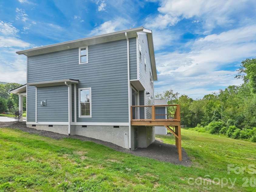 225 Edgewood Road, Asheville, NC 28803.  MLS# CAR4398598, YatesRealty ID 34454. 