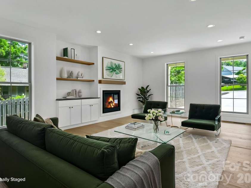 225 Edgewood Road, Asheville, NC 28803.  MLS# CAR4398598, YatesRealty ID 34454. 