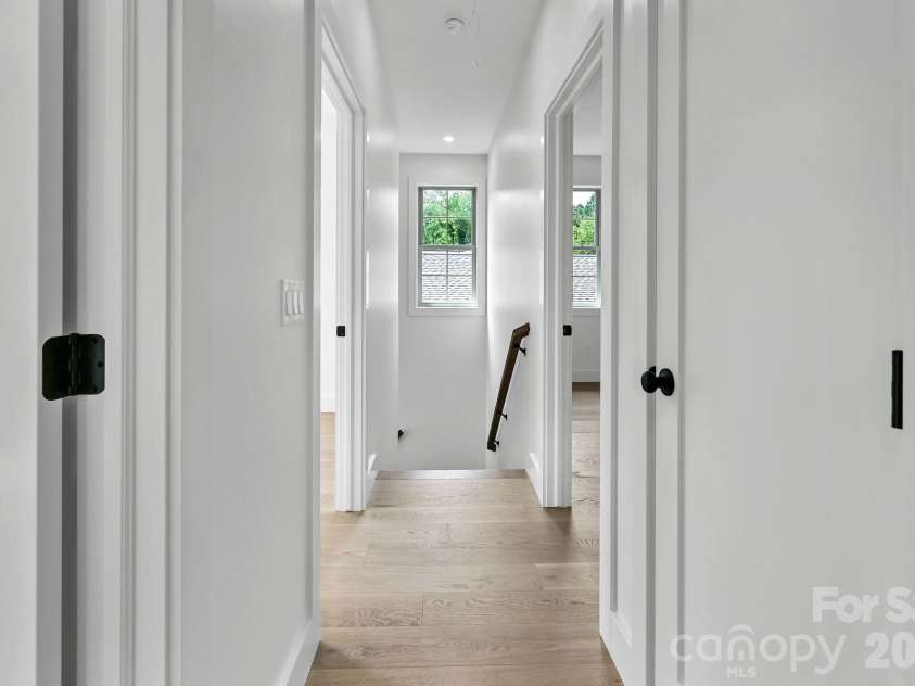 225 Edgewood Road, Asheville, NC 28803.  MLS# CAR4398598, YatesRealty ID 34454. 
