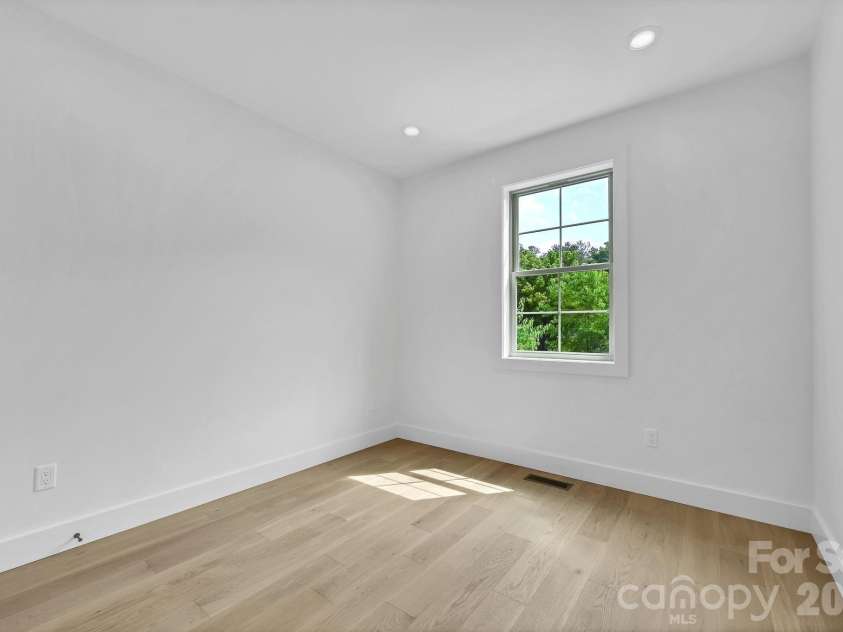 225 Edgewood Road, Asheville, NC 28803.  MLS# CAR4398598, YatesRealty ID 34454. Bedroom #3