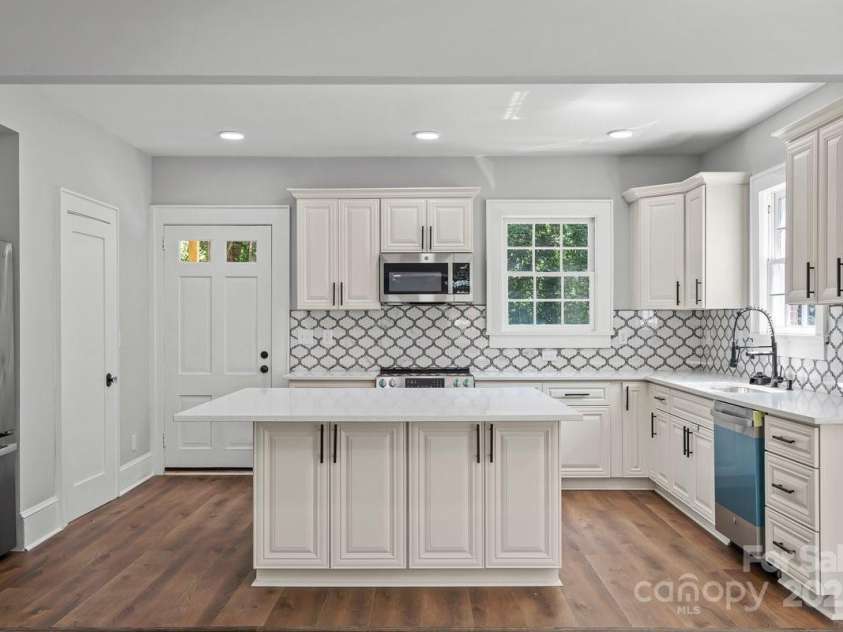 303 Lancaster Avenue, Monroe, NC 28112.  MLS# CAR4287621, YatesRealty ID 34454. 