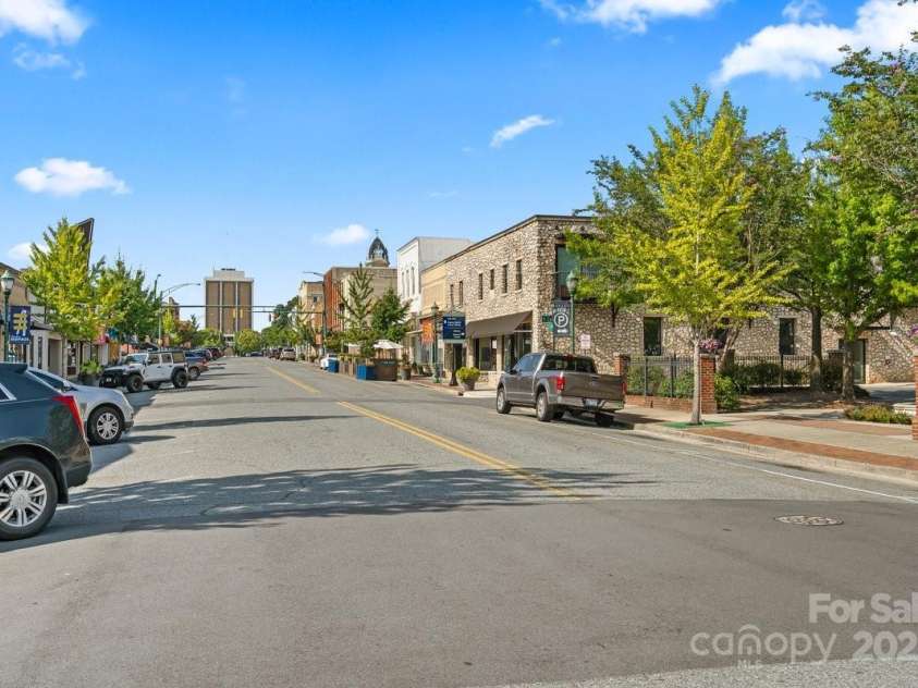 303 Lancaster Avenue, Monroe, NC 28112.  MLS# CAR4287621, YatesRealty ID 34454. 