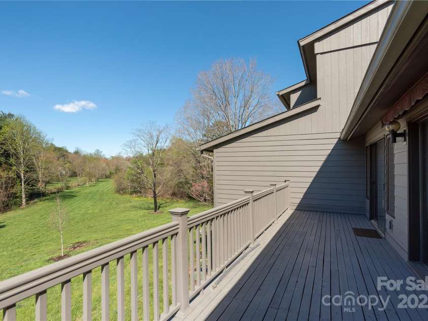 530 Crowfields Lane, Asheville, NC 28803.  MLS# CAR4294821, YatesRealty ID 34456. 