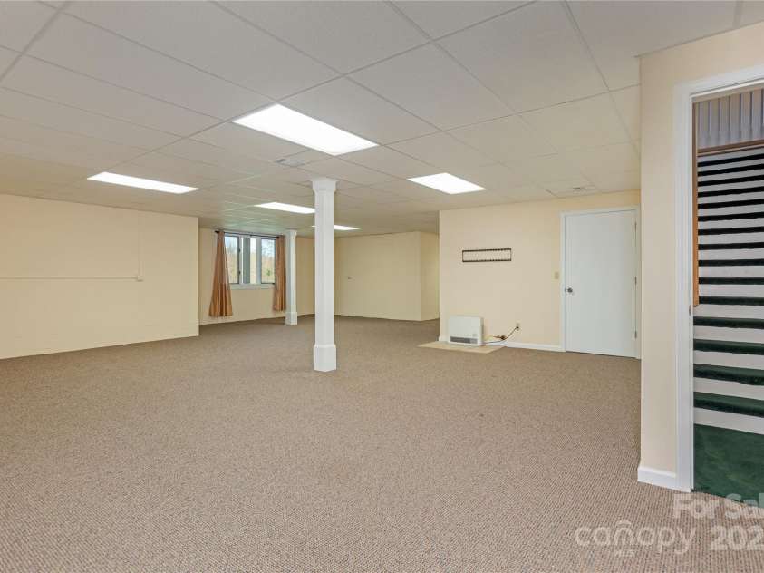 530 Crowfields Lane, Asheville, NC 28803.  MLS# CAR4294821, YatesRealty ID 34456. 