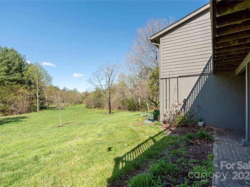 530 Crowfields Lane, Asheville, NC 28803.  MLS# CAR4294821, YatesRealty ID 34456. 