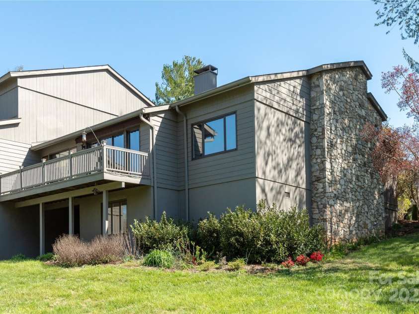 530 Crowfields Lane, Asheville, NC 28803.  MLS# CAR4294821, YatesRealty ID 34456. 