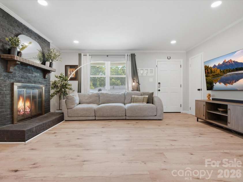 867 Lombardy Road, Rock Hill, SC 29730.  MLS# CAR4399576, YatesRealty ID 34456. 