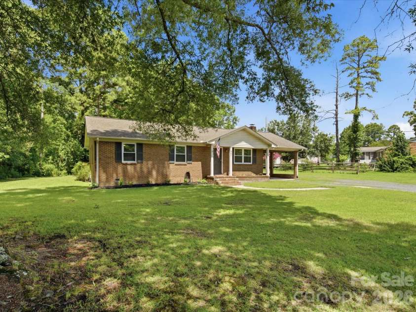 867 Lombardy Road, Rock Hill, SC 29730.  MLS# CAR4399576, YatesRealty ID 34456. 