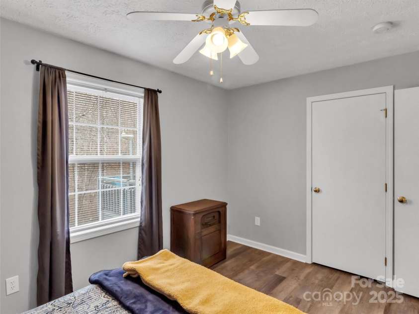 330 Sleepy Hollow Drive, Waynesville, NC 28785.  MLS# CAR4220888, YatesRealty ID 3446. 