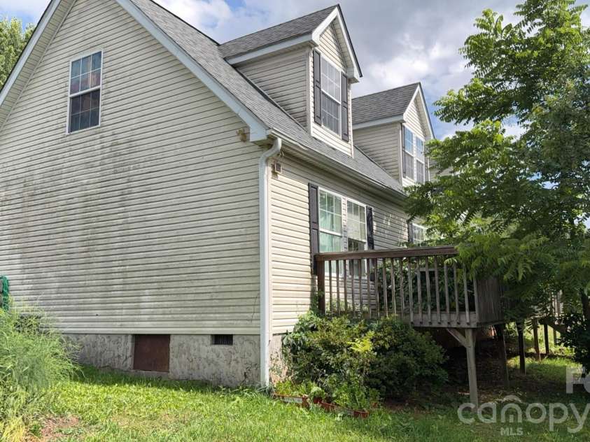 19 Honey Skipper Lane, Candler, NC 28715.  MLS# CAR4399633, YatesRealty ID 34460. 