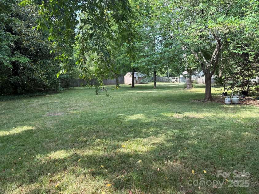 3985 1st Avenue, Hickory, NC 28602.  MLS# CAR4274222, YatesRealty ID 34461. 