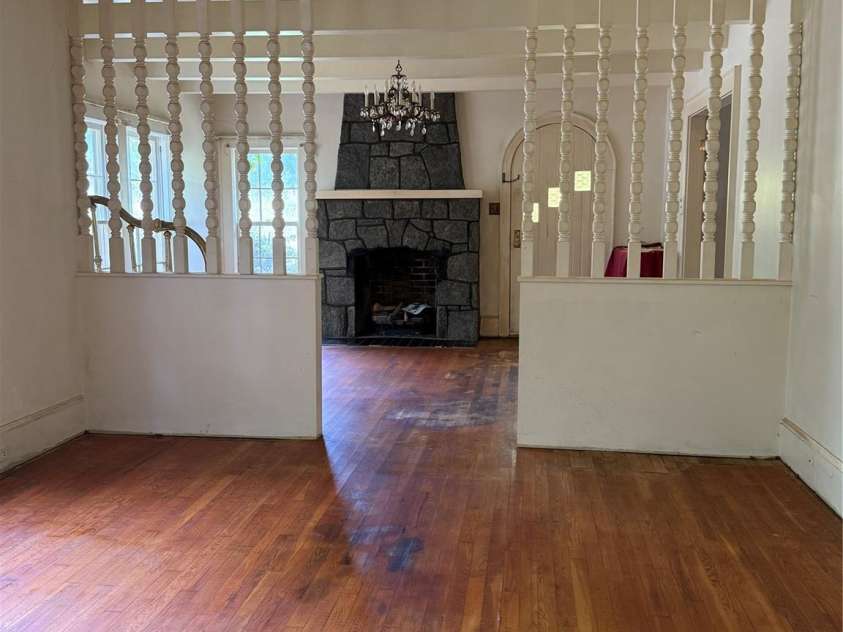 3985 1st Avenue, Hickory, NC 28602.  MLS# CAR4274222, YatesRealty ID 34461. Dining