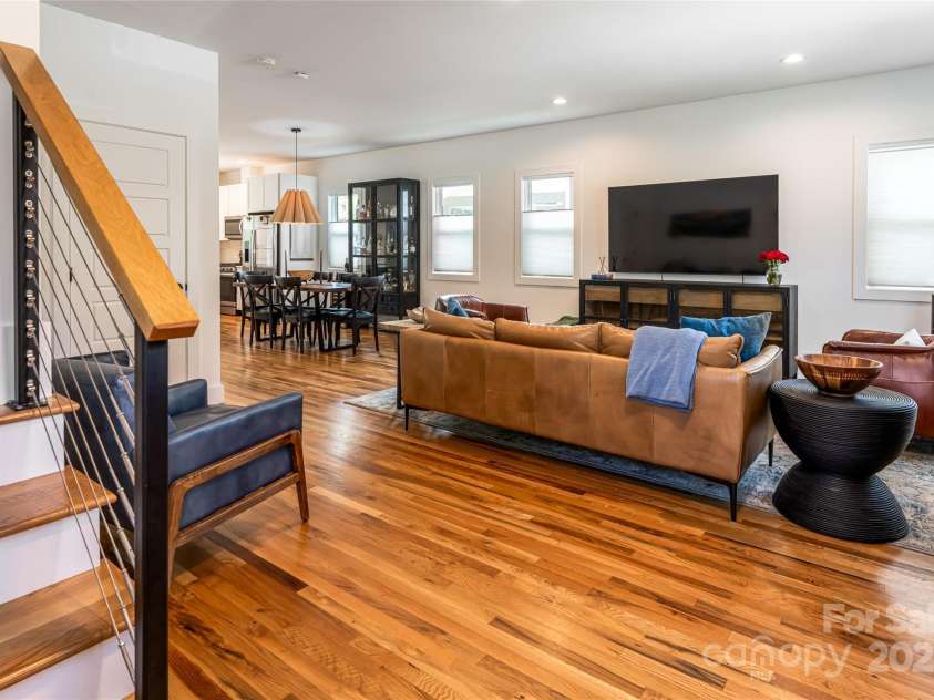 266 Waynesville Avenue, Asheville, NC 28806.  MLS# CAR4294927, YatesRealty ID 34463. 