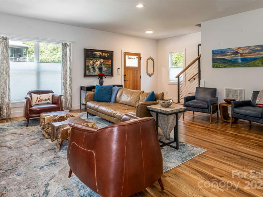 266 Waynesville Avenue, Asheville, NC 28806.  MLS# CAR4294927, YatesRealty ID 34463. 