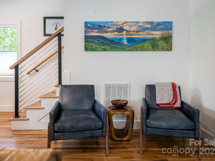 266 Waynesville Avenue, Asheville, NC 28806.  MLS# CAR4294927, YatesRealty ID 34463. 