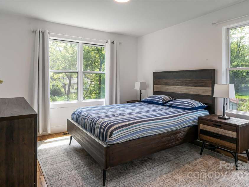 266 Waynesville Avenue, Asheville, NC 28806.  MLS# CAR4294927, YatesRealty ID 34463. 