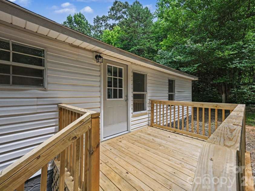 3723 Vickery Drive, Maiden, NC 28650.  MLS# CAR4399153, YatesRealty ID 34463. 