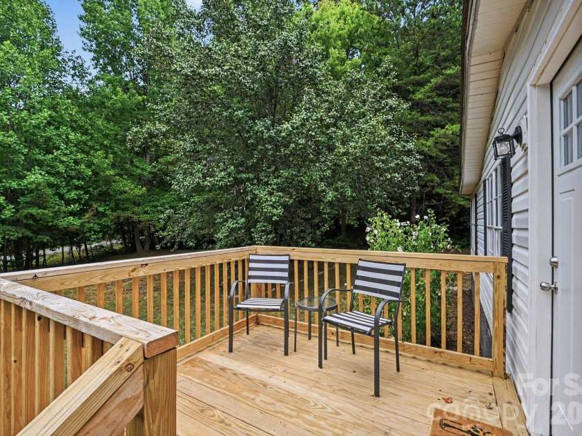 3723 Vickery Drive, Maiden, NC 28650.  MLS# CAR4399153, YatesRealty ID 34463. 