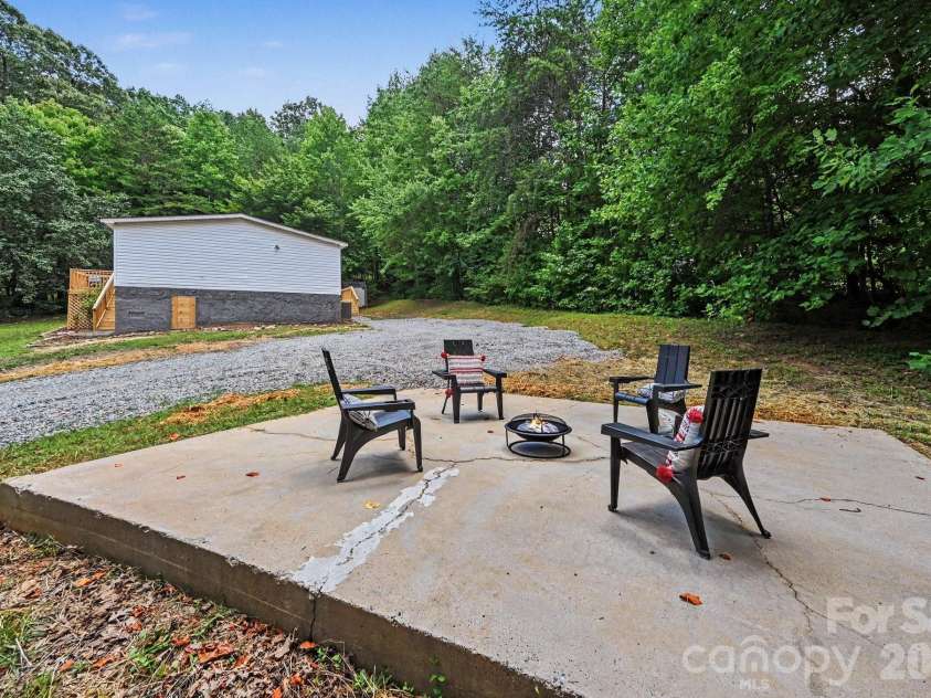 3723 Vickery Drive, Maiden, NC 28650.  MLS# CAR4399153, YatesRealty ID 34463. 